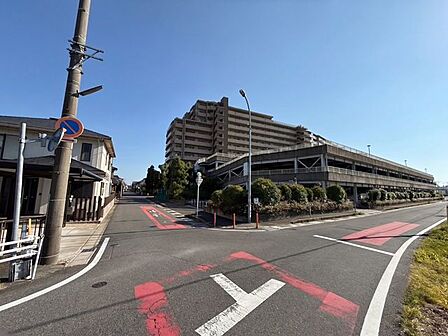 東側 前面道路※こちらの写真は家具等を消す加工を行っております