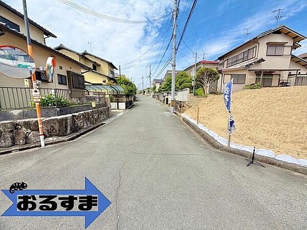 【現地写真】近隣モデルハウスので即日見学可能です♪お気軽にお問い合わせください。周辺の物件とともにご紹介させてもらいます。現地（2026年8月）撮影