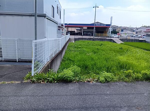 近隣商業施設多数で生活至便の立地です♪