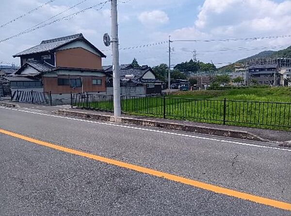 道も広く資材置き場用地としてもご利用いただけます！