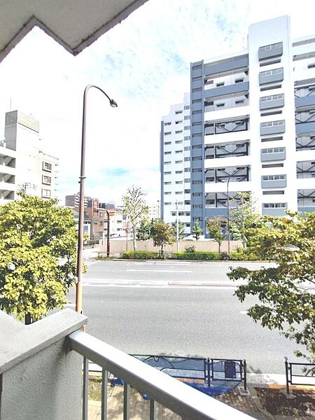 洋室側のバルコニー