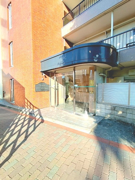エントランスアプローチ。