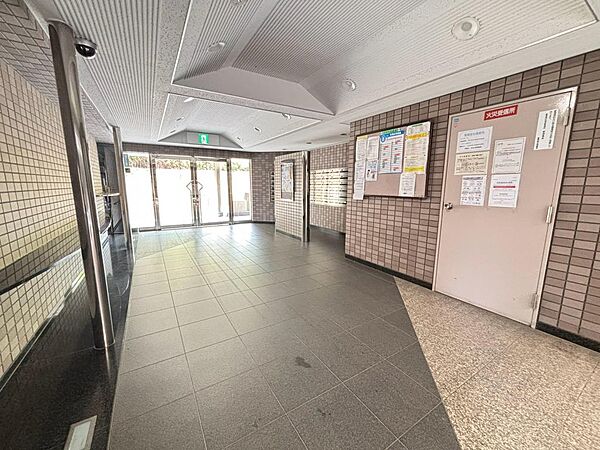 エントランスも管理されていて綺麗です！