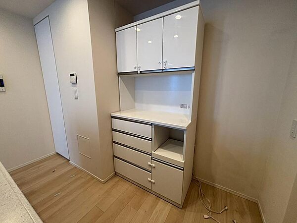 収納もたくさんあるので、キッチンスペースが綺麗に片付きます。