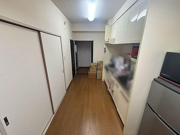 壁付キッチンなのでダイニングをを広々使えます！油跳ねや水跳ね等も気になりません♪