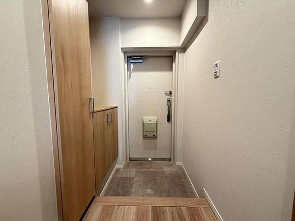 玄関収納ございます。玄関周りがすっきり整います。