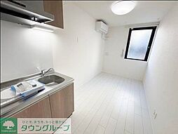 ピースフルパレス世田谷 102 1階ワンルームのリビング/ダイニング