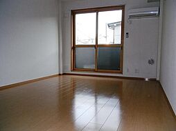 メゾン　テラ 102 1階ワンルームのリビング/ダイニング