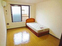 オーバンパレ 102 1階ワンルームのリビング/ダイニング