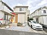 リビング/ダイニング：2026年10月リフォーム完了予定のきれいな住まい。駐車スペースは2台分確保されています（車種による）。お庭もございますので、ガーデニングや家庭菜園など、暮らしに合わせて楽しめます。