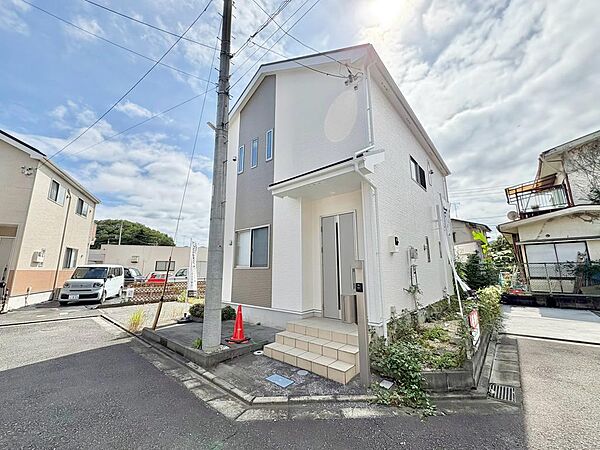【外観】プライベート感のある住まい。