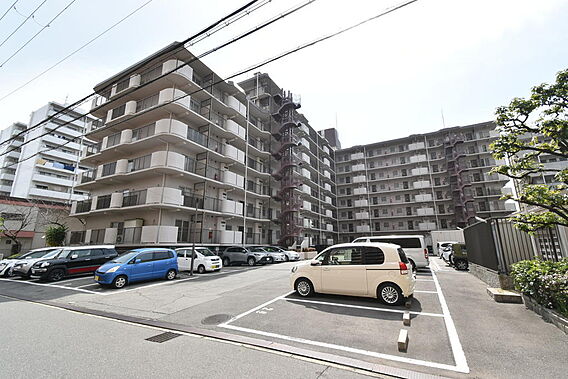 8階建ての2階...