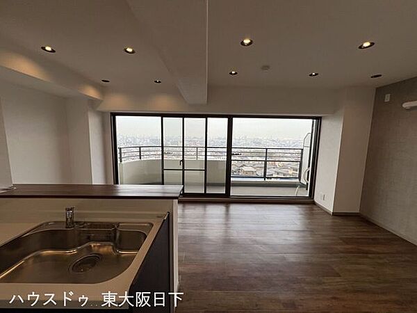 LDK14.9帖：生活のメインスペースとなるLDKは、約14.9帖の広さがあります。ご家族団らんの時間をゆったりと過ごせます♪