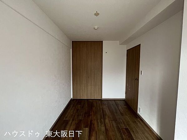 洋室5帖：収納付きで寝室としてもオススメです♪