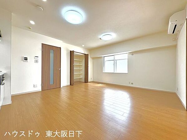 ・LDK：ご家族みんなで過ごすリビングはどなたにとっても一番居心地のいい場所であって欲しいですね。開放感のある広々リビングに光と風を呼び込みます♪