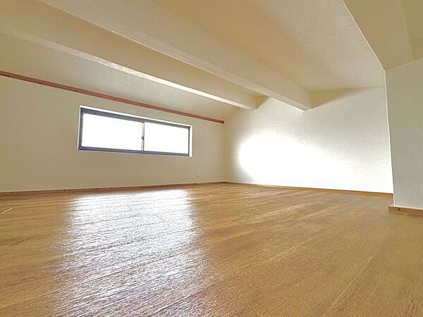 ・屋根裏収納