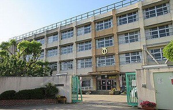 東大阪市立意岐部小学校 860m