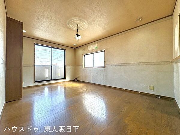 2階LDK15帖：家族みんなが爽やかに健やかに過ごせるように、溢れる光をたっぷり取り込んだリビングダイニング。集いの場、憩いの場としての快適性を求めたやすらぎの空間です♪
