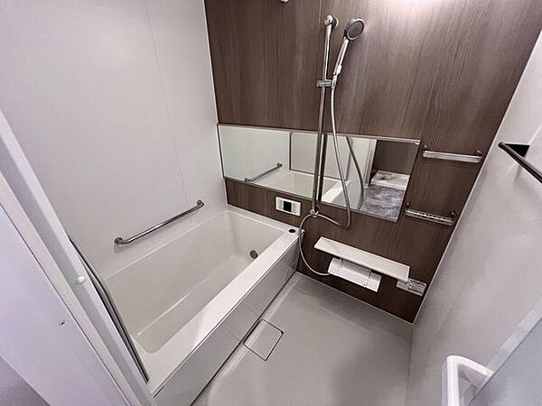 ・浴室：追い炊き機能付きなので、長時間半身浴をしてもお湯は温かいままで快適！