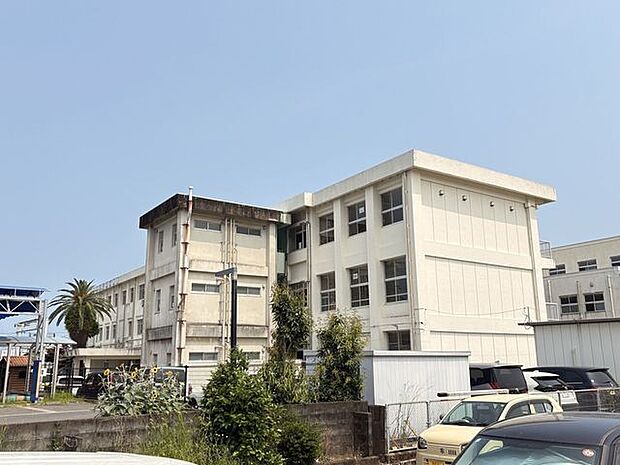 江平小学校 820m