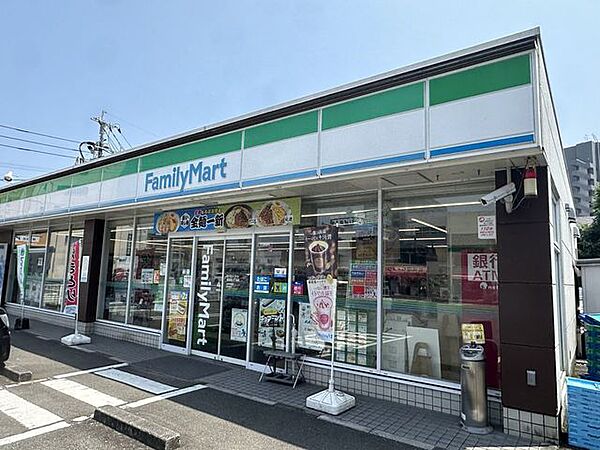 ファミリーマート　橘通東一丁目店 1190m