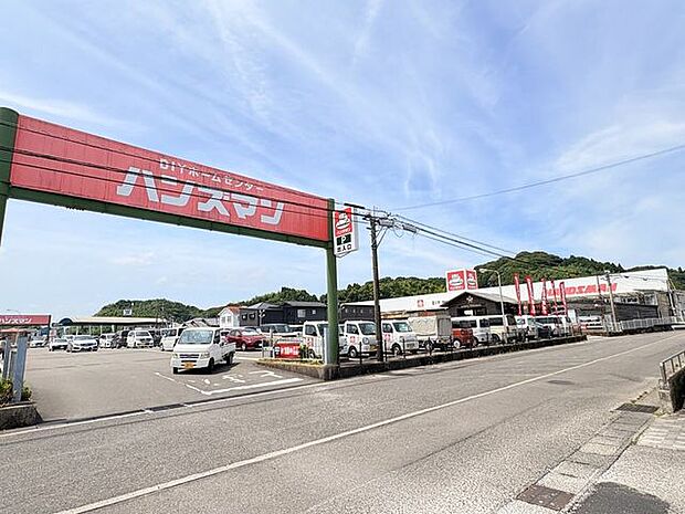 ハンズマン　新名爪店 2100m