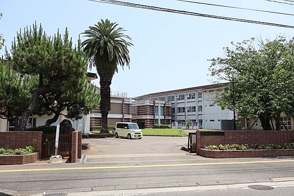 恒久小学校 930m