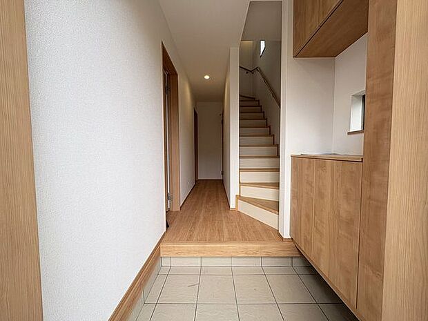 【同型写真】※色は異なる場合がございます。