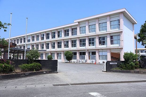 本郷中学校 1330m