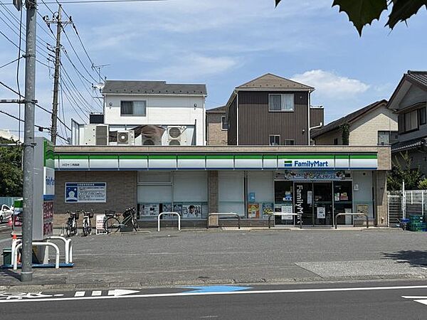 ファミリーマート 川口十二月田店 570m