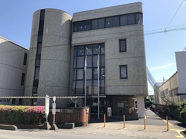 鳩ヶ谷図書館 1060m