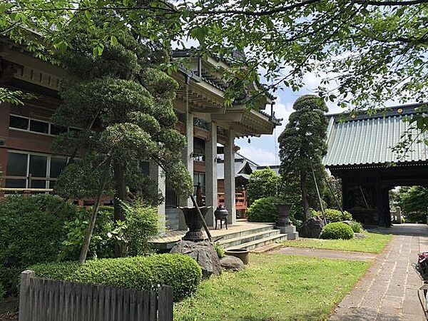 慈林薬師宝厳院 210m