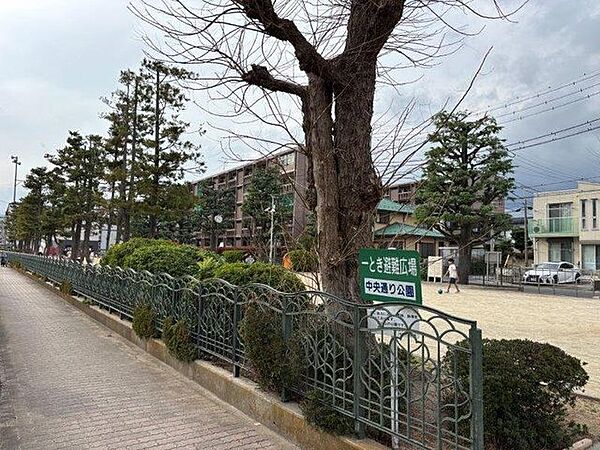 中央通り公園 370m