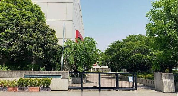 川口市立戸塚綾瀬小学校 1100m
