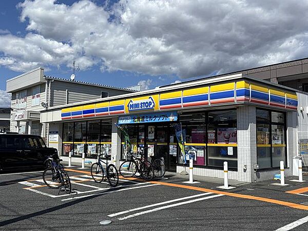 ミニストップ 川口長蔵店 620m