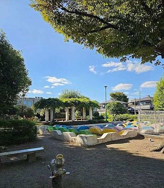 戸塚南公園 720m