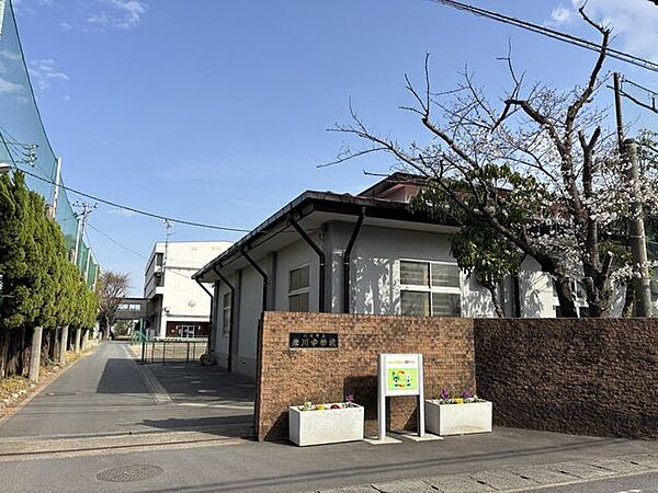 川口市立岸川中学校 940m