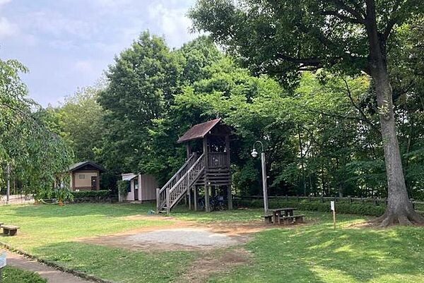 戸塚下台公園 870m