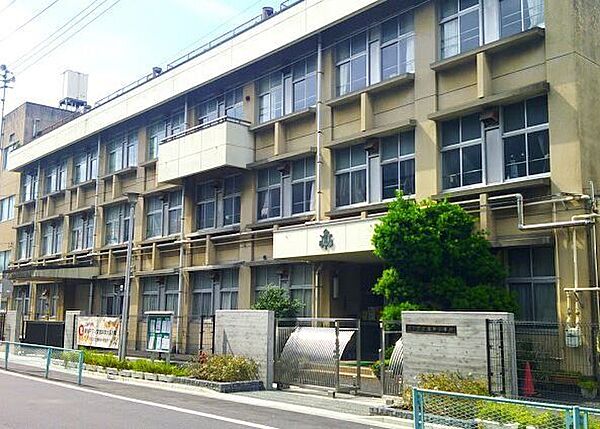 川口市立飯仲小学校 310m