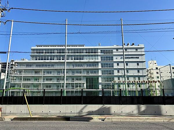 川口市立幸町小学校 610m