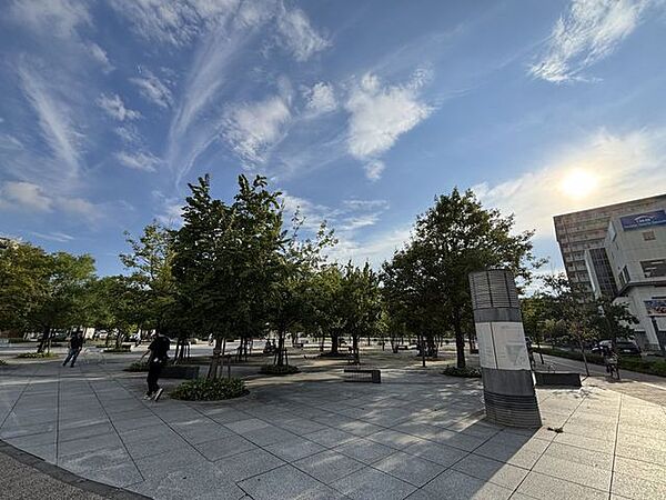 並木元町公園(アートパーク) 920m