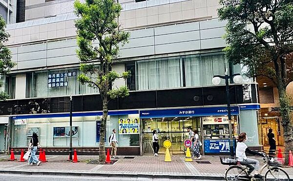 みずほ銀行 川口支店 370m