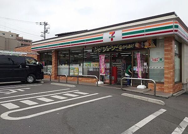 セブン-イレブン さいたま文蔵5丁目店 670m