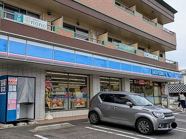 ローソン 川口戸塚二丁目店 390m