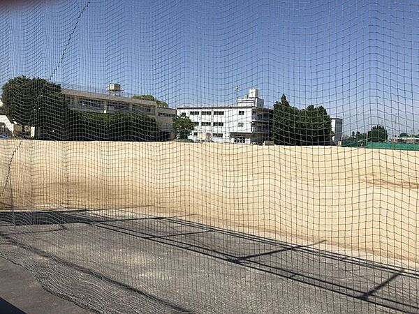 川口市立鳩ケ谷中学校 610m