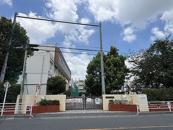 川口市立青木北小学校 290m