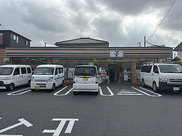 セブン-イレブン 鳩ヶ谷緑町1丁目店 350m