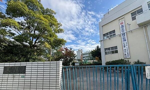 川口市立榛松中学校 960m
