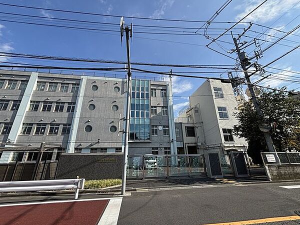 川口市立幸並中学校 840m