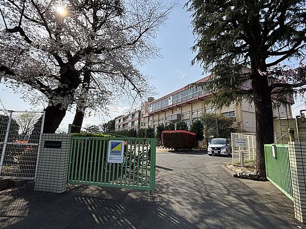 川口市立根岸小学校 600m